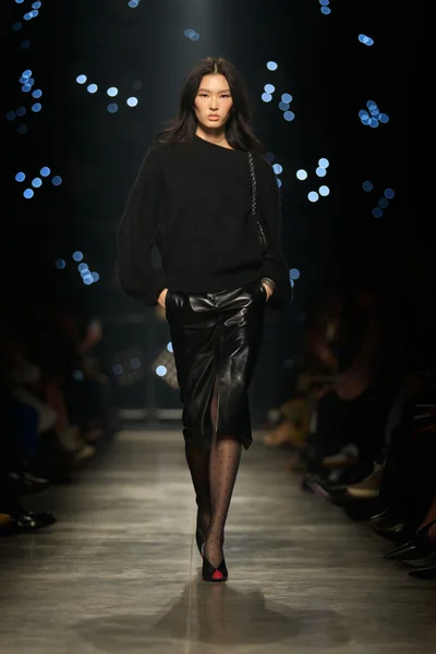 Look 12